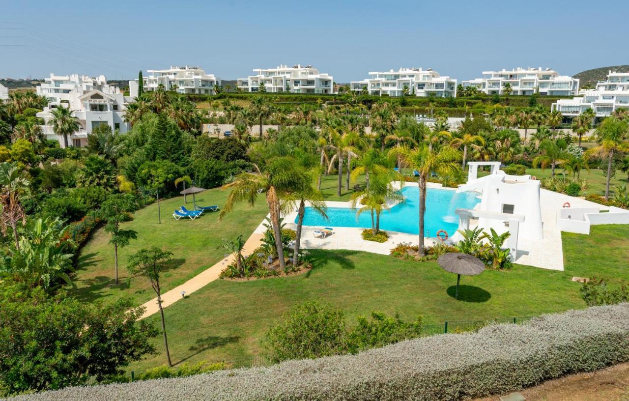 Alcazaba Lagoon 2425 Luxury Private Beach Естепона Екстериор снимка