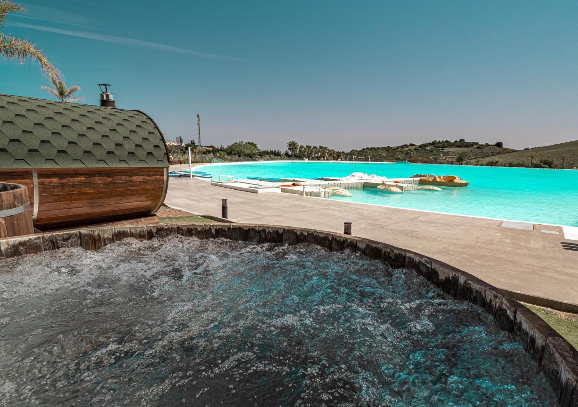 Alcazaba Lagoon 2425 Luxury Private Beach Естепона Екстериор снимка